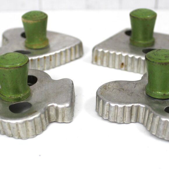 Vintage Crimped Edge Cookie Cutters Green Wooden Handle Heart Spade Club Diamond - Picture 2 of 6